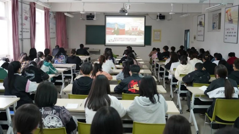 建团百年  学院团委组织学生观看庆祝中国共产主义青年...