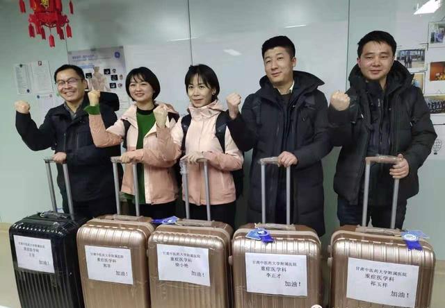 三和学子 出征武汉