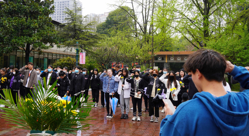 宝鸡三和职业学院清明祭英烈
