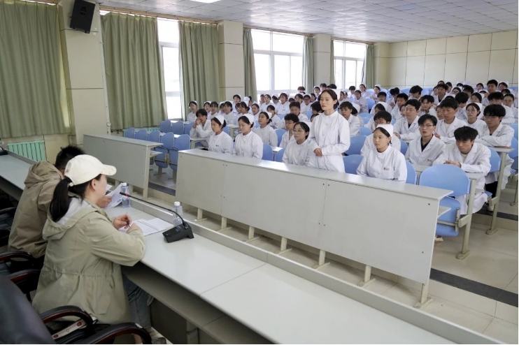 联勤保障部队第941医院莅临我院选拔护理系优秀实习生